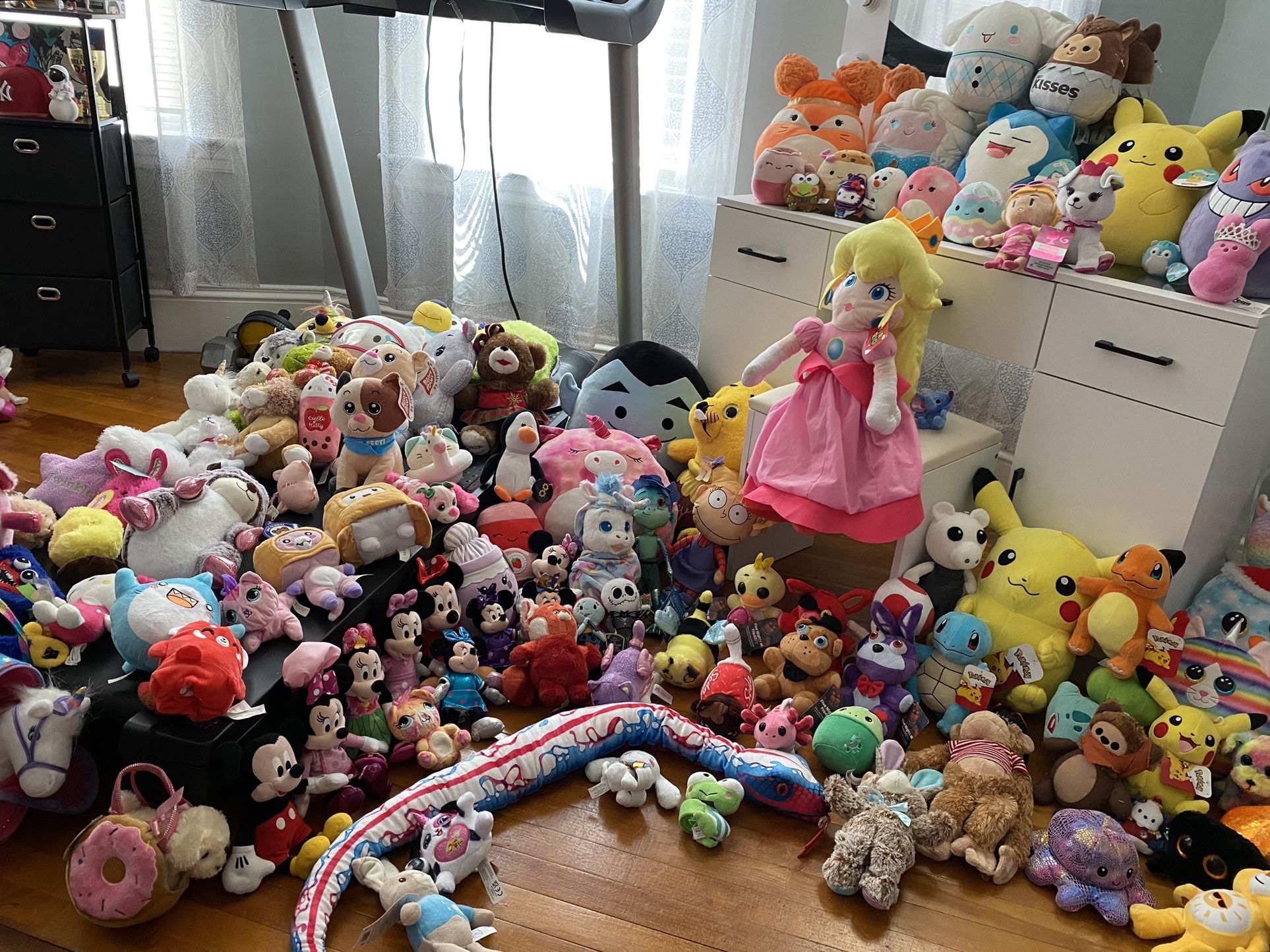 120 Stuffed Animals Lot
