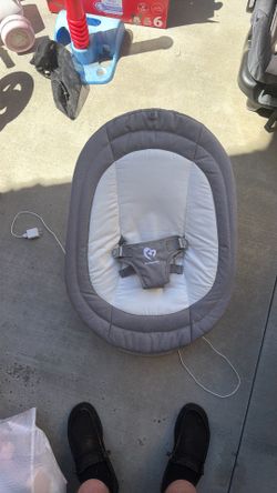 Bella baby rocker