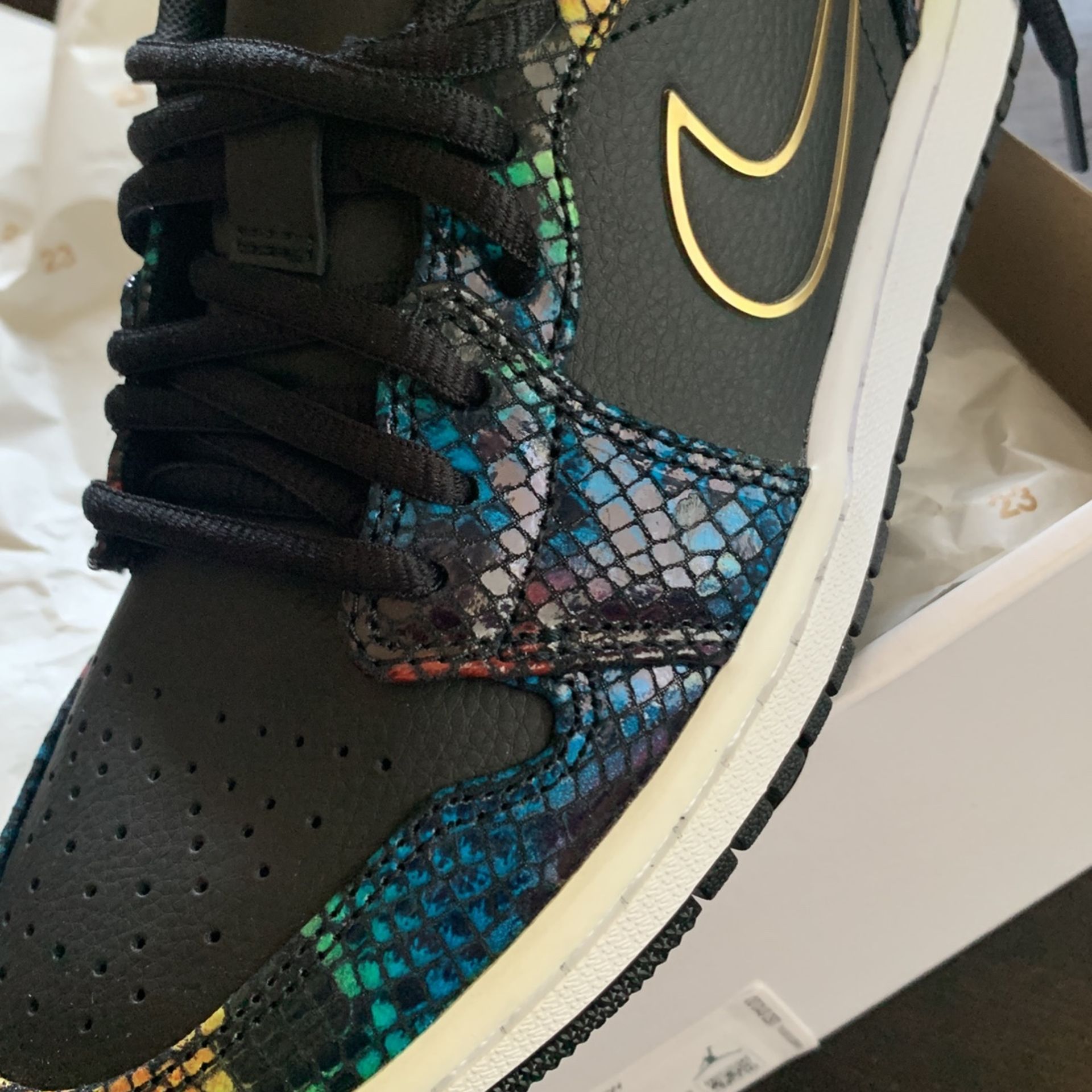 Nike Air jordan Low Multicolor Snakeskin Metallic Gold Black