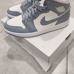 Women's 12 Air Jordan 1 Mid "Sail / Stealth-White"