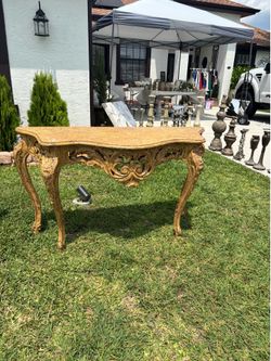 Beautiful Light brown entry decor table