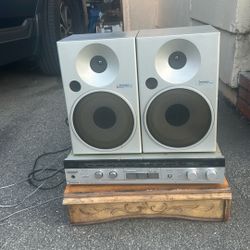 Hitachi Receiver And Technics Bookshelf Speakers 