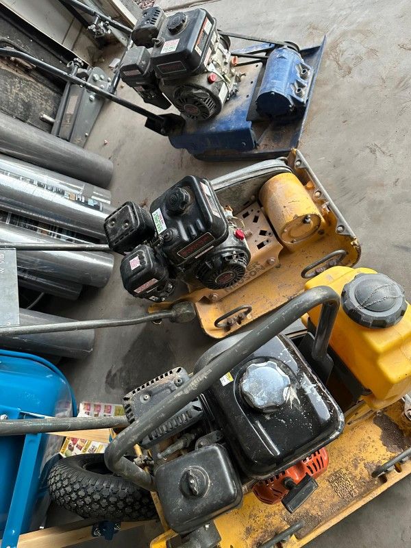 Plate Compactor $70 per day
Power brush $70 per day
Jack hammer makita $70 per day
Trimiadora $70 per day
Motocierra $70 per day
Cajas de clavos