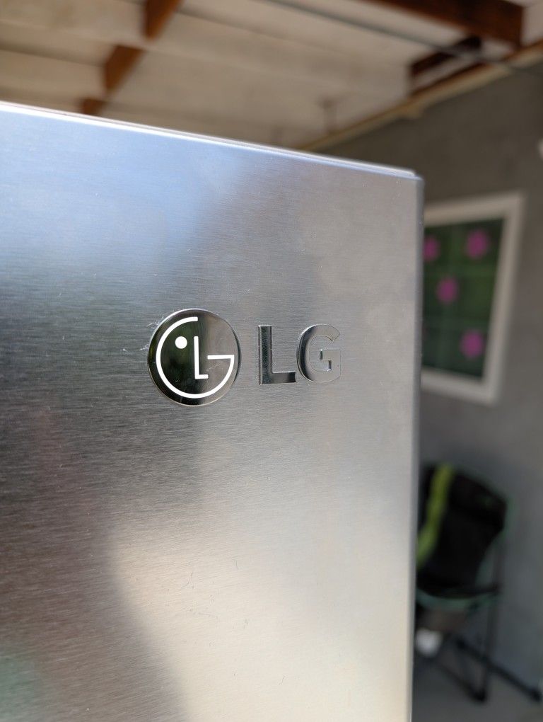 LG Refrigerator Right Door Model Number: LSXS26336S
