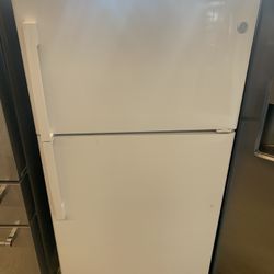 Ge Refrigerator 32”