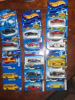 Hot Wheels 15 vehicles in lot 45.00 cash only