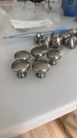 Drawer pulls (41 total)