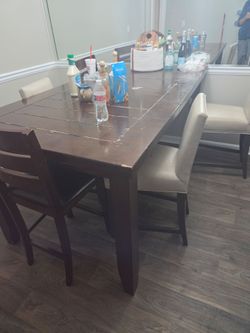 Kit/ table