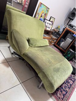 Modern Chaise Lounge
