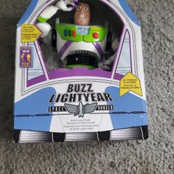 New In Box Disney Park Exclusive Buzz Lightyear Action Figure