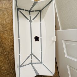 Stokke XL bathtub