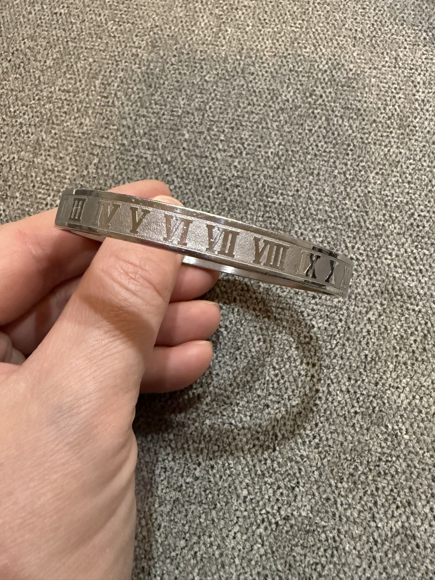 Unisex Roman Numerals Bangle Bracelet – Silver Tone