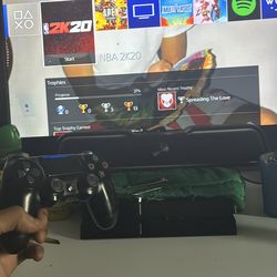 Ps4 with controller and gta