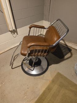 Barber chair