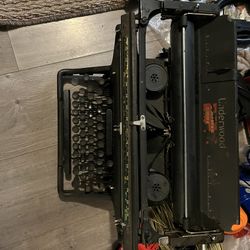 Writer Typewriter Antique