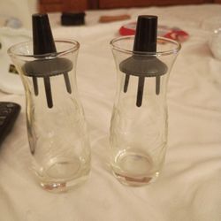 Brand new Pyrex Etched Glass Oil & Vinegar Salad Dressing Cruets Black Plastic Lid Vintage  $30 bucks pick up only 865 Ellsworth avenue right off of E