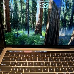 MacBook Pro 2019  (13-inch) w/ Touch Bar  