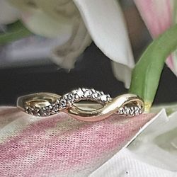 10kt Gold 1/4ct Diamond Twist/Twine Design Women's Ring