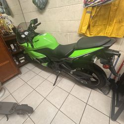 2011 Kawasaki Ninja 250ex 
