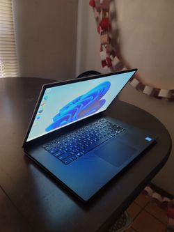 Dell XPS: Intel Core i7, TypeC, Windows11 V-25H2. MS-office.