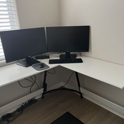 2 Monitors,Desk, Dell Docking Station