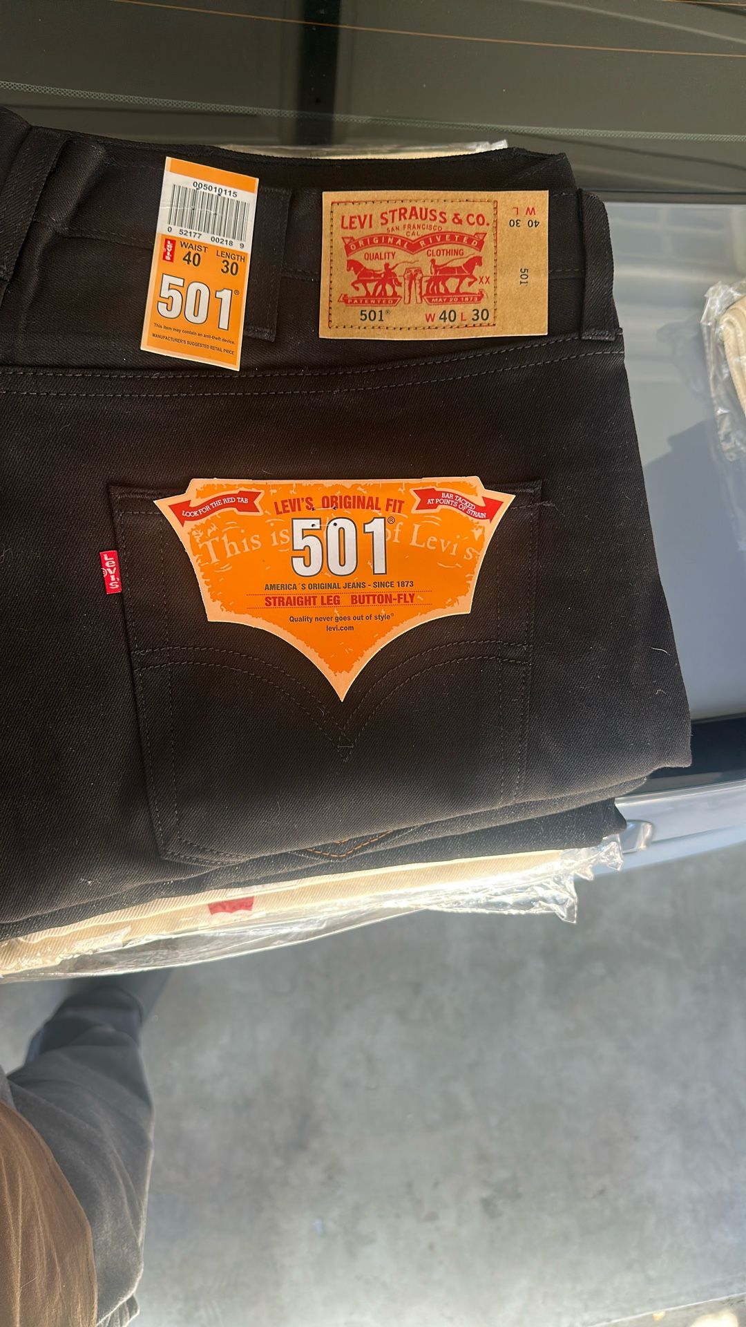 LEVIS 501 JEANS