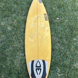 6 Ft Surfboard 