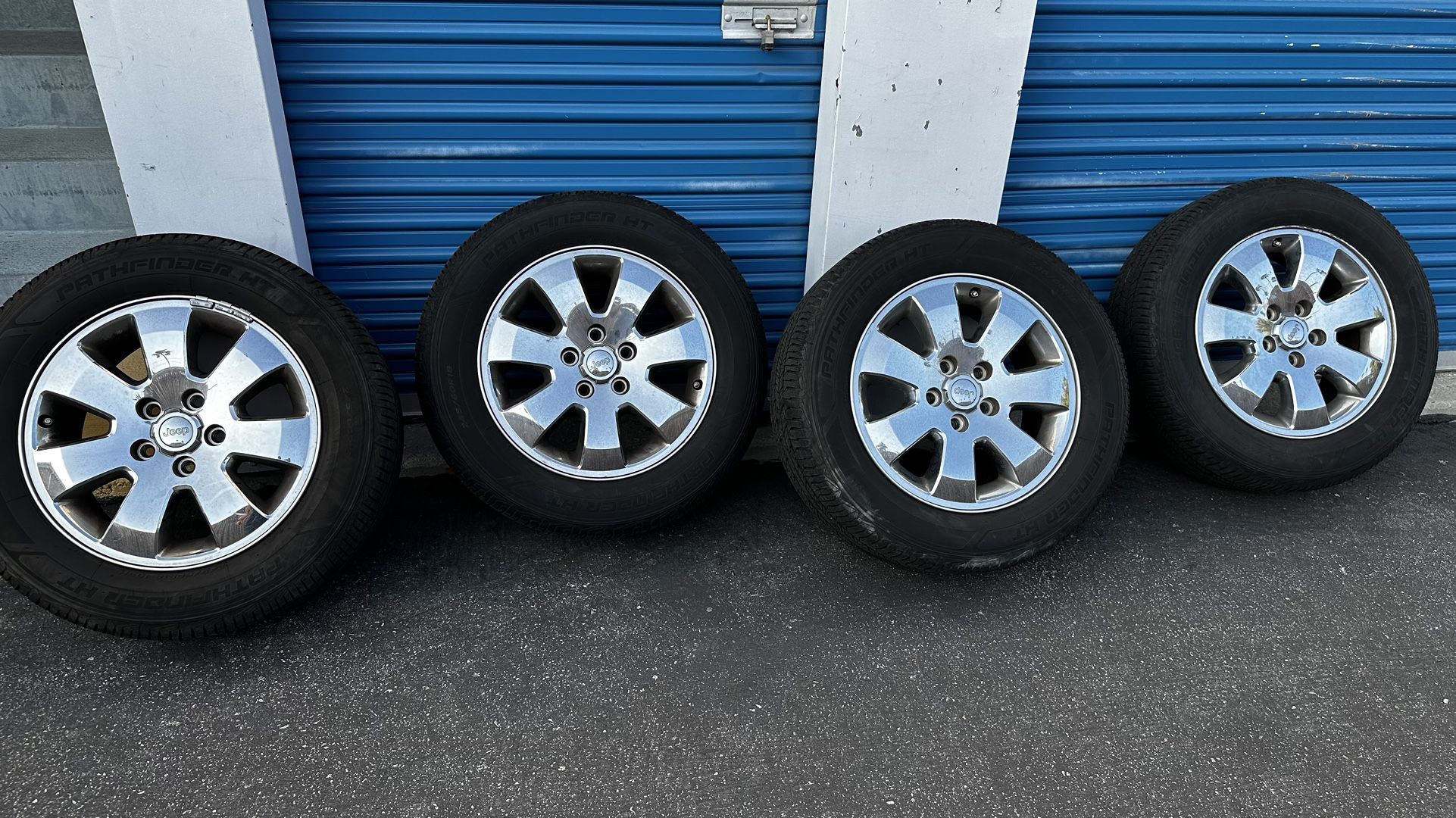 Jeep Grand Cherokee Wheel R18 With Tires