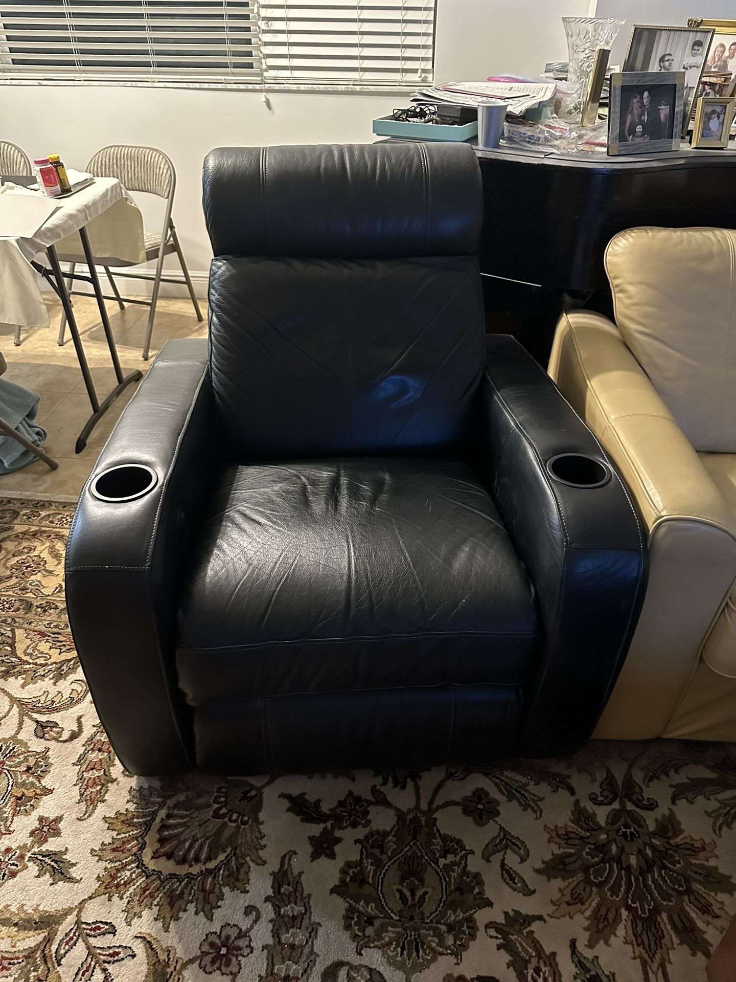 Black Leather Cheers Electric Recliner Chair