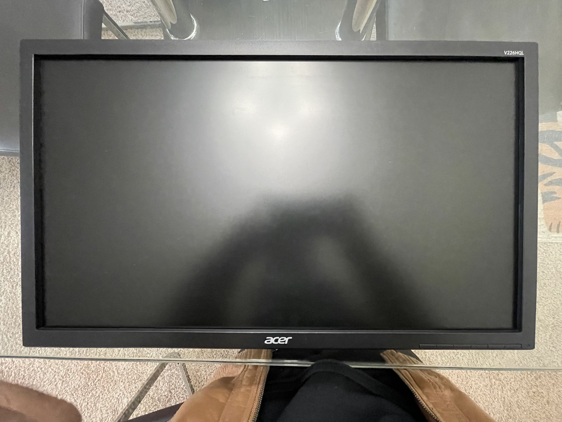 Computer Monitor / Monitor de Computadora 22”