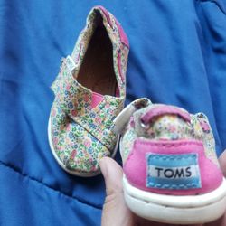 Toms Baby Girl Size 5