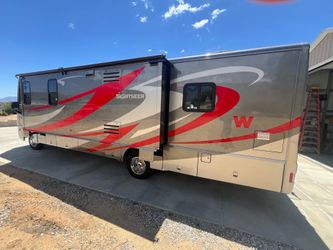 Winnebago Sightseer 33c