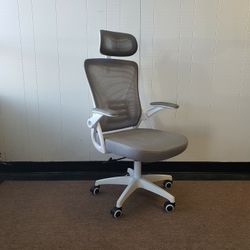 Desk chair - can DELIVER almost anywhere for $20 extra - used and in good condition 🙂