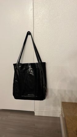 Black shoulder bag