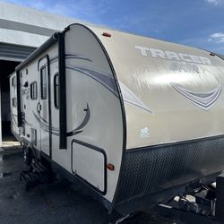 2016 Forest River Surveyour Travel Tráiler 27’