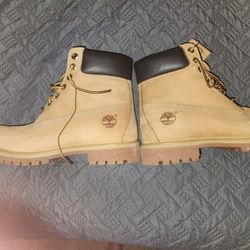 Timberland Boots 10  Like New