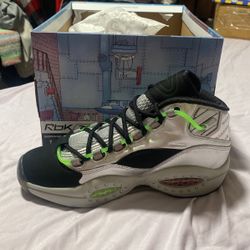 Reebok Question Mids Minion Collab 