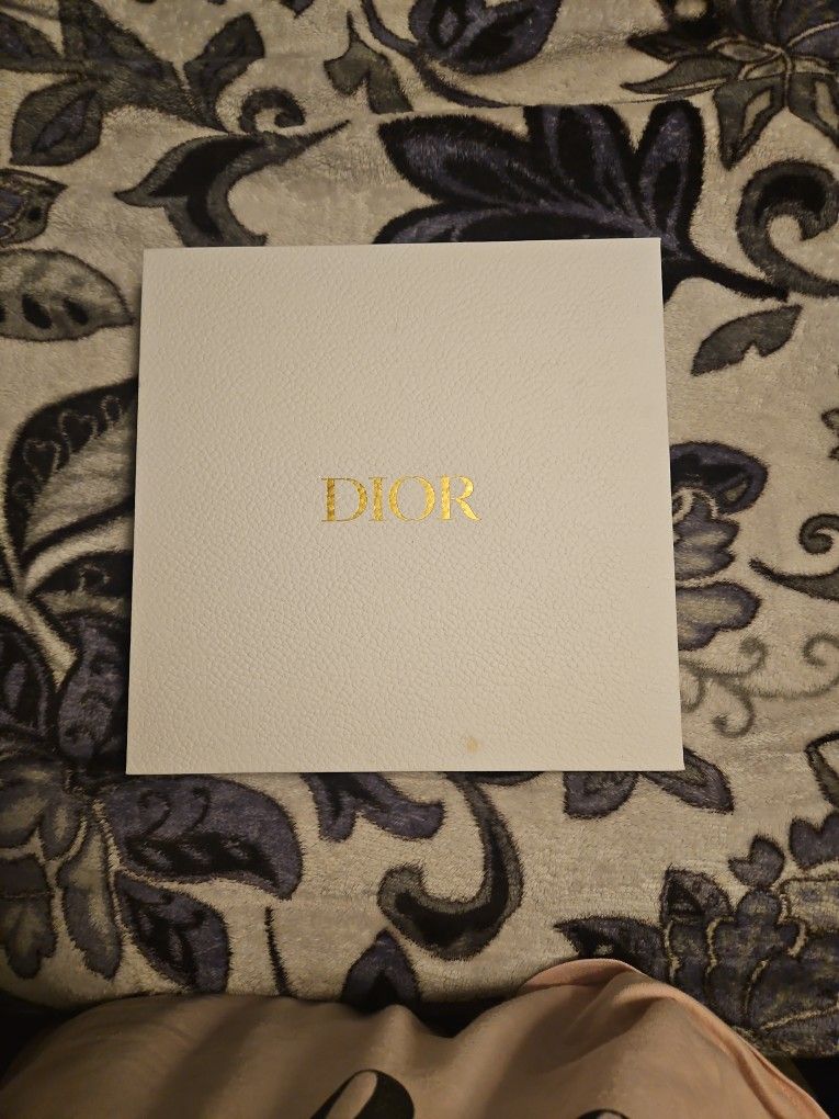 Dior Puzzle