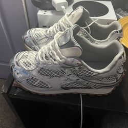 Bottega venetta size 43 brand new no box