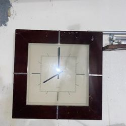 Big Clock Run By Batteries