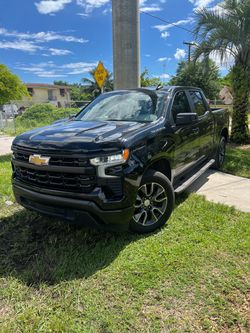 Chevrolet Silverado 1500 Crew Cab Pickup Truck
