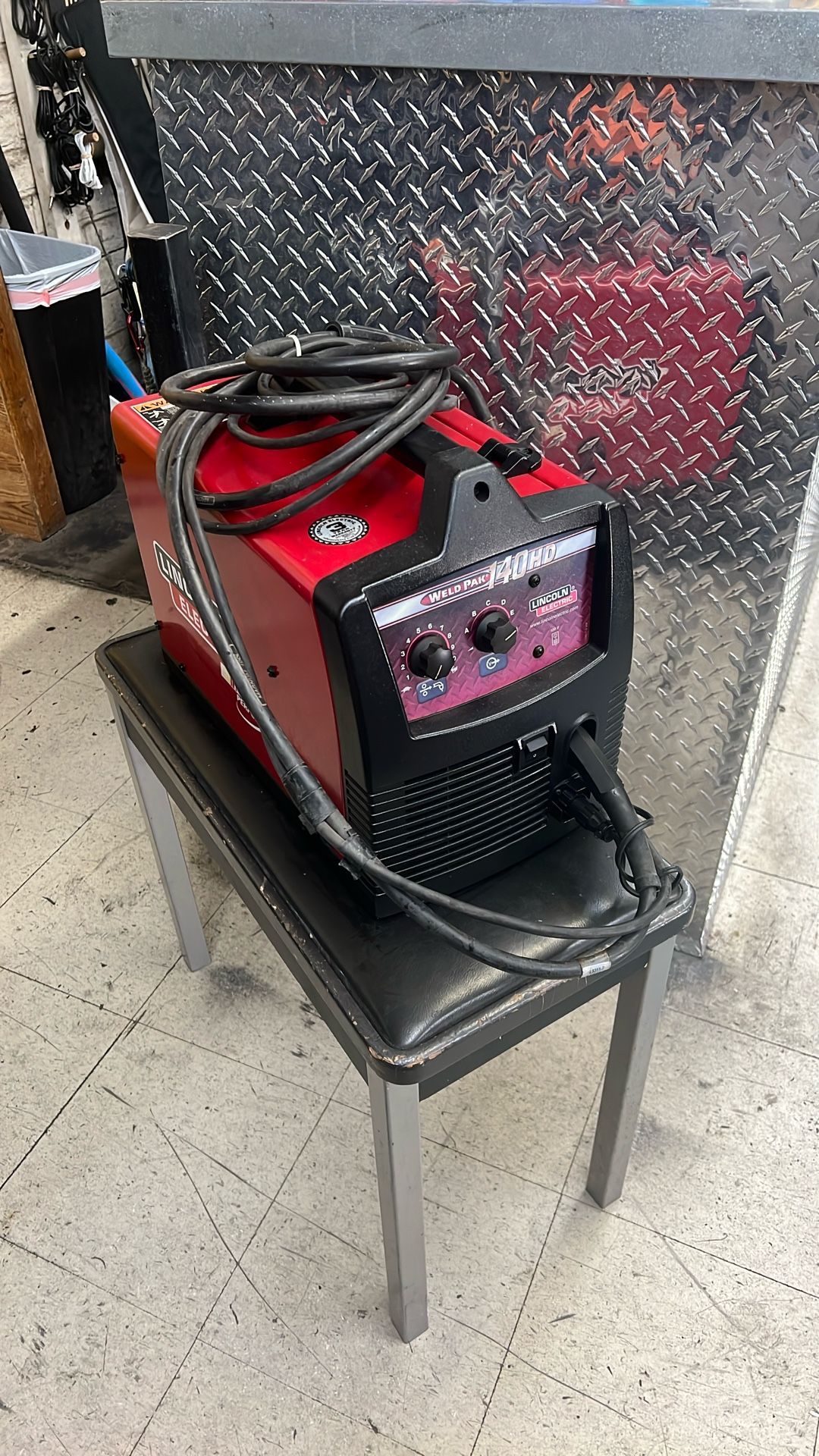 Lincoln Electric Weld Pak 140HD MIG Welder