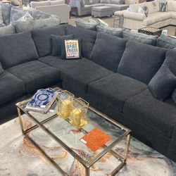 $1699 Black Sectional 🖤