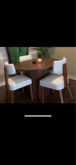 Table & chairs