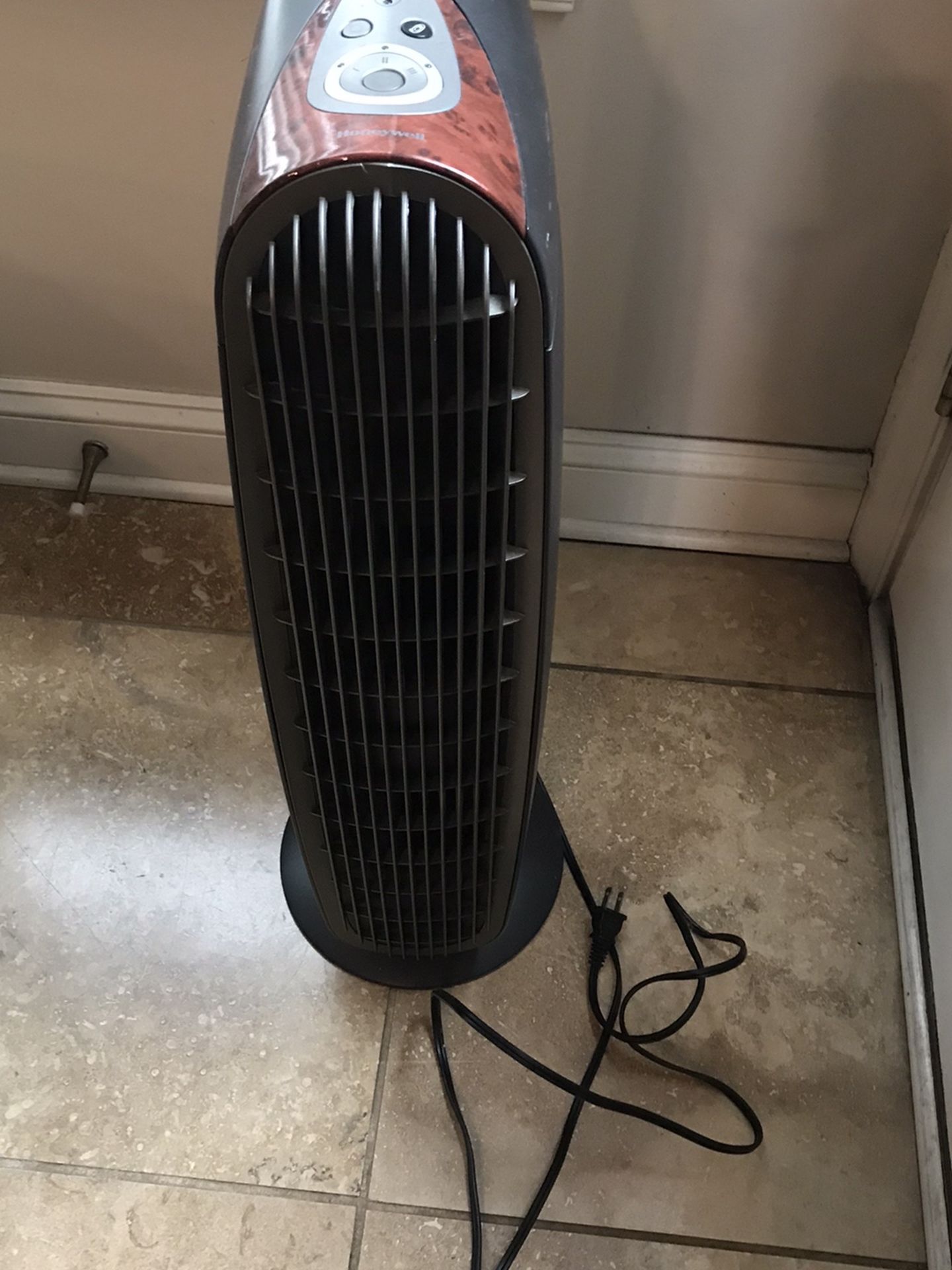 Honeywell Rotating Tower Fan