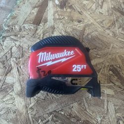 Millwaukee 25ft Tape  Measure 