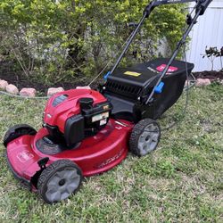 VORTEX TECHNOLOGY TORO SMART STOW LAWN MOWER SELF PROPEL, GRASS BAG, FRESH OIL CHANGE, NEW GAS, SHARPENED BLADE, NEW AIR FILTER WORKS AS SUPPOSED TO G