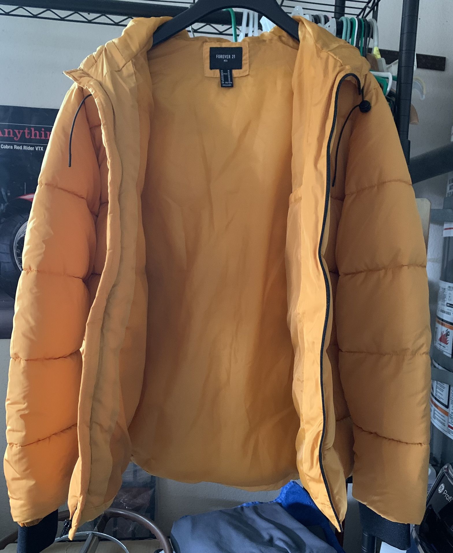 Puffer Hooded Jacket. Unisex