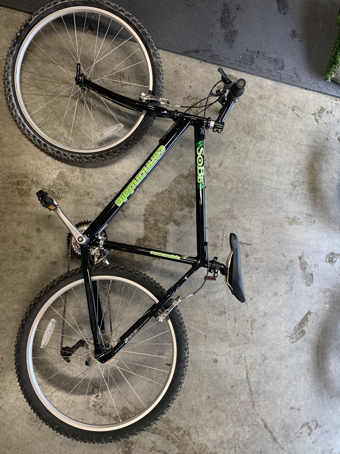 Sobe Cannondale Mountain Bike 