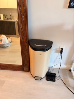 Trash can